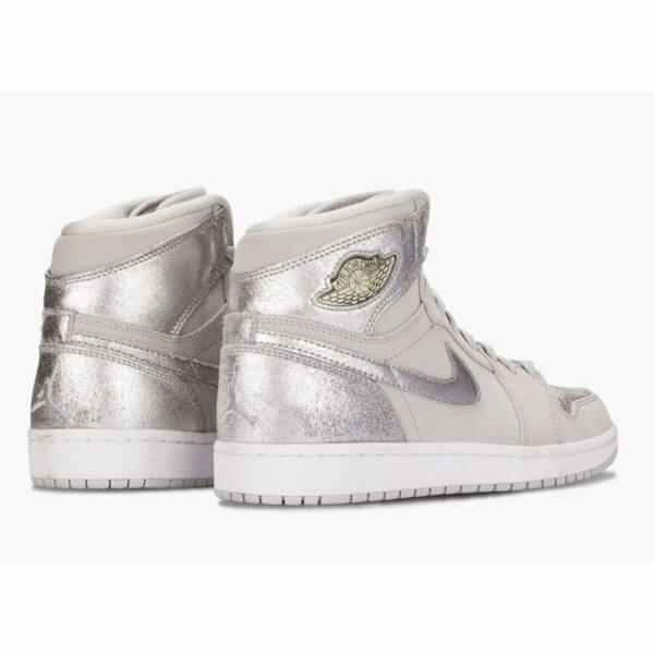 ナイキ エアージョーダン スニーカー コピー  Air Jordan 1 Retro Hi Silver 25th Anniversary 2010    201017a05