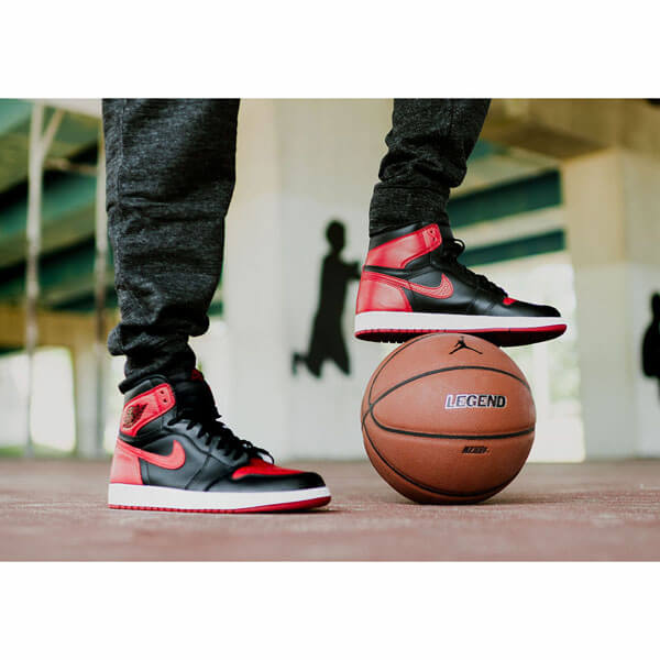 【 ナイキ エアージョーダン スニーカー コピー】激レア 入手困難  Air Jordan 1 Retro " Banned" 2016201017a08