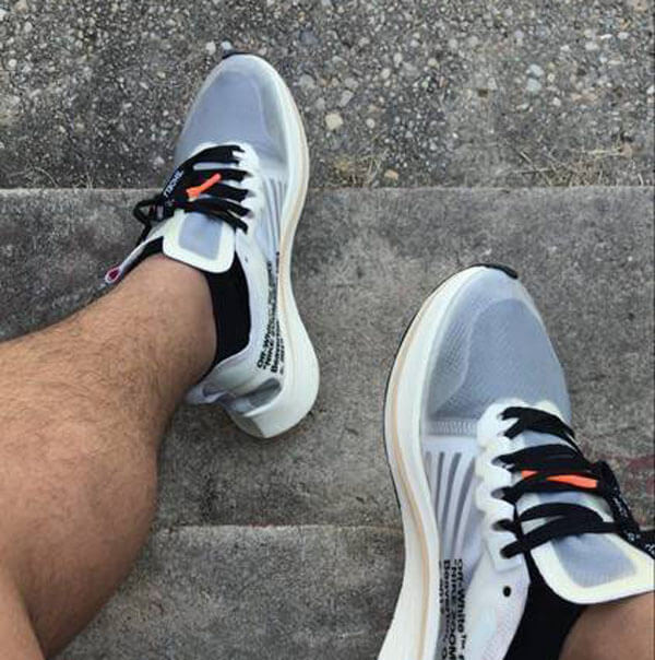 Off-White ナイキ   Zoom Fly オフホワイト ナイキ ズームフライ AJ4588100