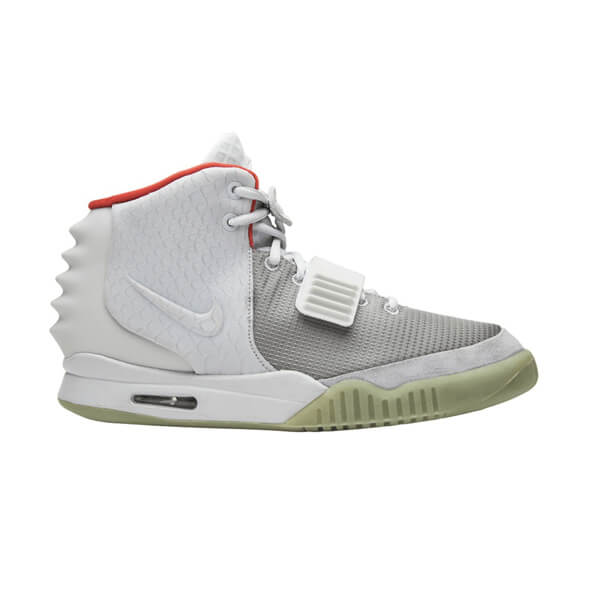 人気話題レア！ナイキ Air Yeezy 2 Pure Platinum 世界が欲しがるスニーカーの王者 508214-010