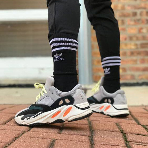 アディダス Yeezy Boost 700 Wave Runner イージー ウェーブランナー B75571