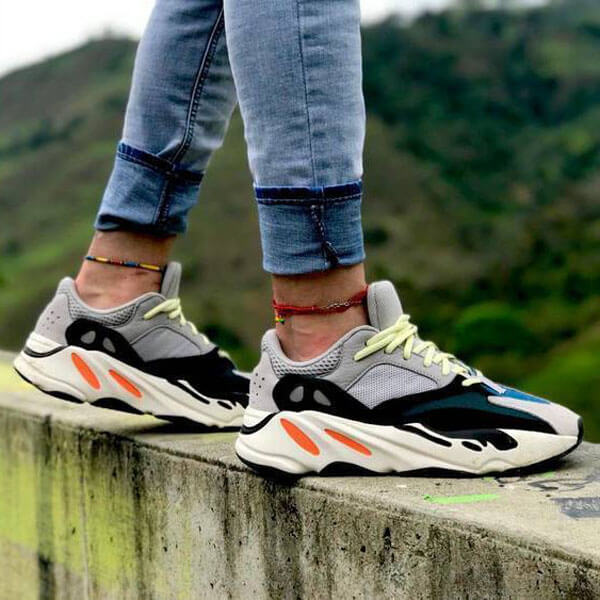 アディダス Yeezy Boost 700 Wave Runner イージー ウェーブランナー B75571