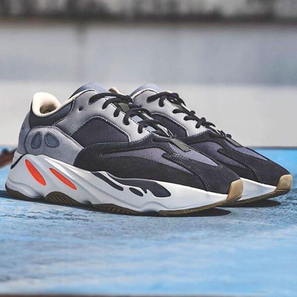 【アディダス】激レア ☆ 入手困難 超限定 Yeezy Wave Runner 700 OG  FV9922