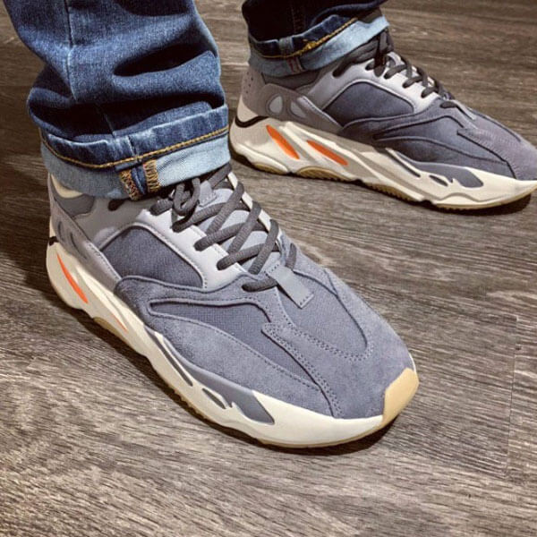 【アディダス】激レア ☆ 入手困難 超限定 Yeezy Wave Runner 700 OG  FV9922