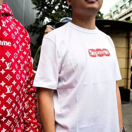 ルイヴィトンスーパーコピー パ×シュプリーム モノグラム BoxLogo TEE WHITE BoXロゴ TシャツM690A733