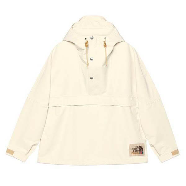 歴史的コラボ入手困難!グッチ×ノースフェイス WHITE ANORAK