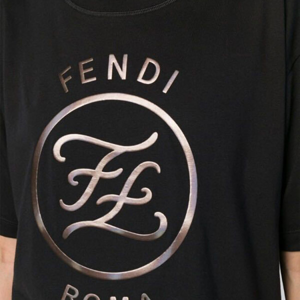 フェンディ - FF KARLIGRAPHY T-SHIRT /FF ロゴプリントTシャツ偽物 FAF073 AA4G F0GMF