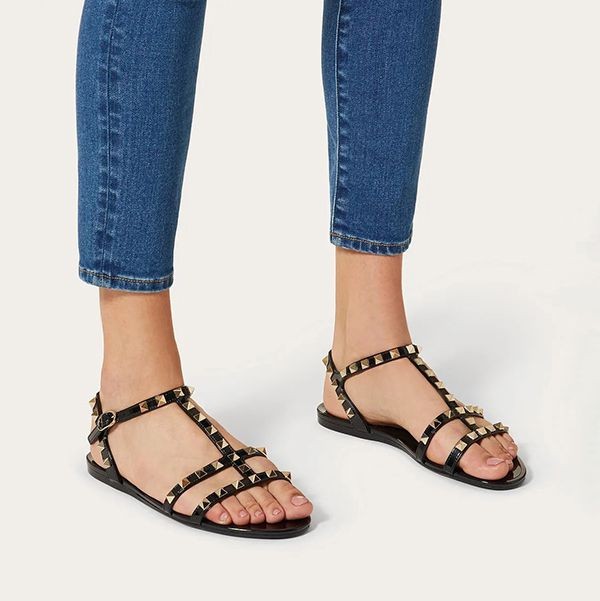 ヴァレンティノ サンダル 偽物★ROCKSTUD FLAT RUBBER SANDAL サンダル 0H38-PVS-P45