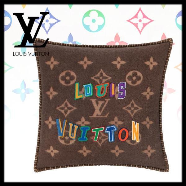 【ルイヴィトン】秋物新作 2021 LETTERS CUSHION クッション コピー 21063017