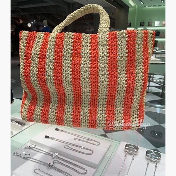 プラダ＊Large raffia tote bag ラフィアトート バッグ 偽物1BG392_2A2T_F0O8A_V_OOR