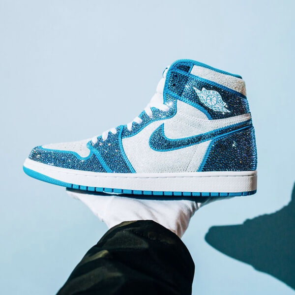 着れるアートby Danlife【ナイキ】Air Jordan 1 Retro High OG UNC2112510