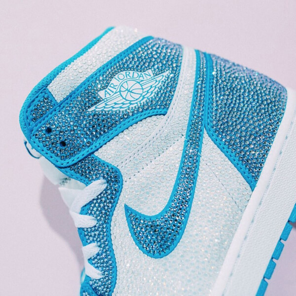 着れるアートby Danlife【ナイキ】Air Jordan 1 Retro High OG UNC2112510