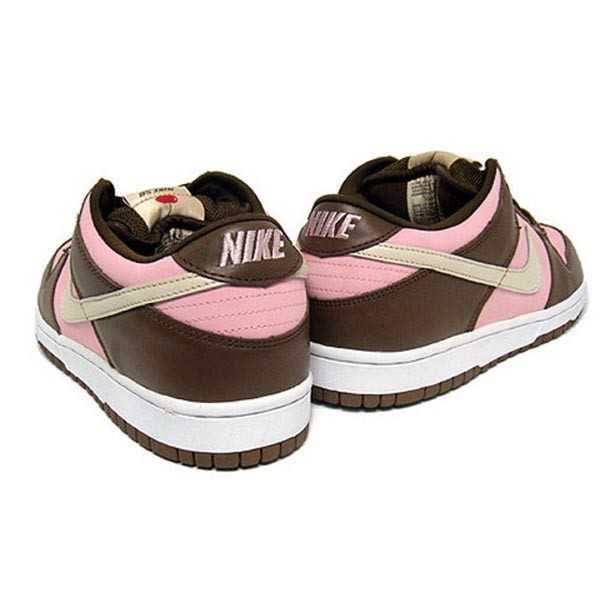 入手困難レアコラボダンク！ナイキ SB x Stussy 偽物 Dunk Low Cherry 304292-671