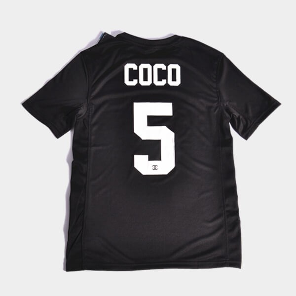 一目惚れ♪シャネル × ナイキTシャツ 偽物 コラボ！ COCO5 Tシャツ 選べる2色★大人気！21072013